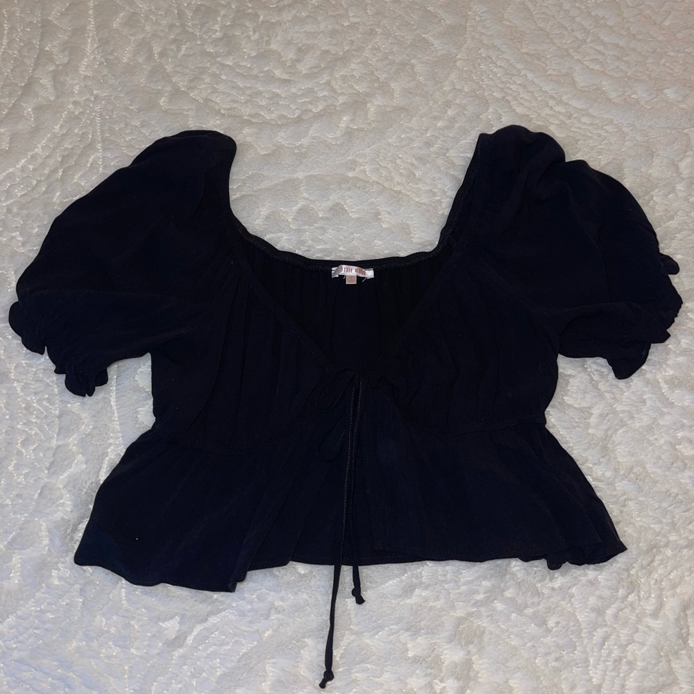 black ruffled top S